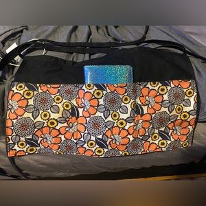 Very cute floral server apron.